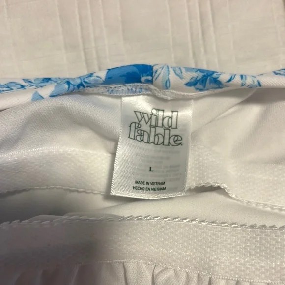 NWT Wild Fable White and Blue Floral One Piece Swimsuit - Picture 4 of 5